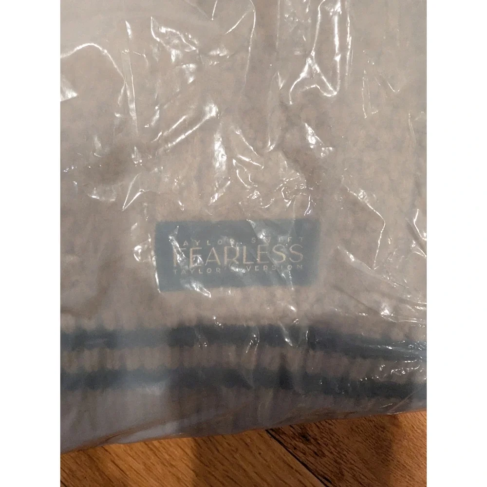 Taylor Swift Size XL 2X Cardigan Fearless New Sealed Swiftie Present Eras Tour